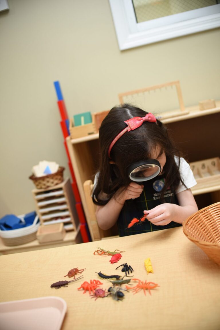 old-bridge-student-magnifying-glass-science